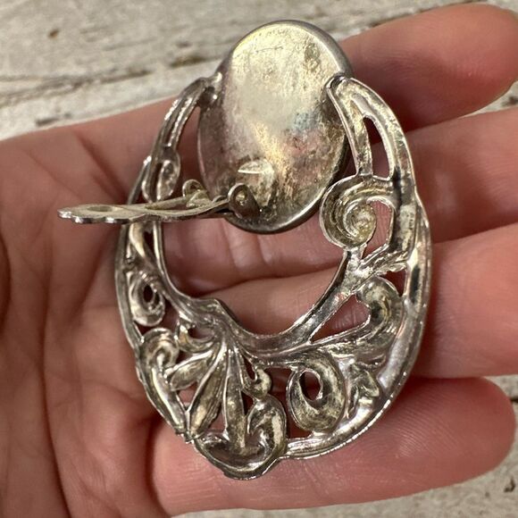 Vintage 60s Large Filigree Faceted Gem Clip On Earrings - Picture 6 of 6